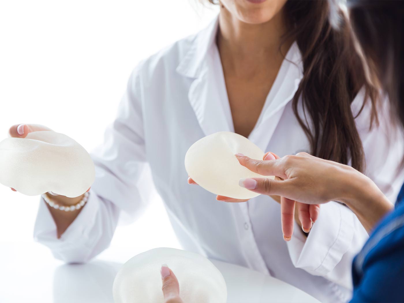 Естетска хирургија | Силикони у грудима 350 кубика